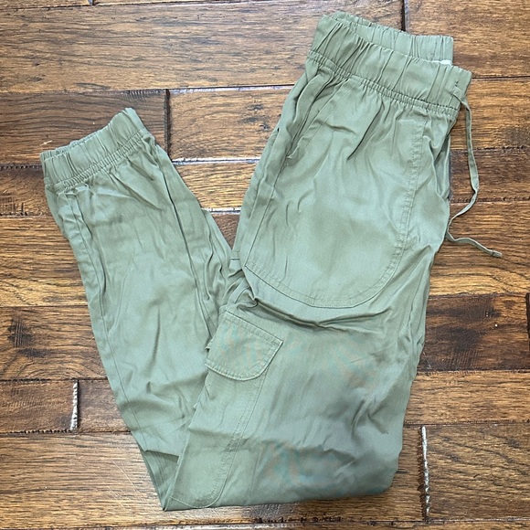 Japna Pants - Lightweight Crinkle Green Cargo Joggers